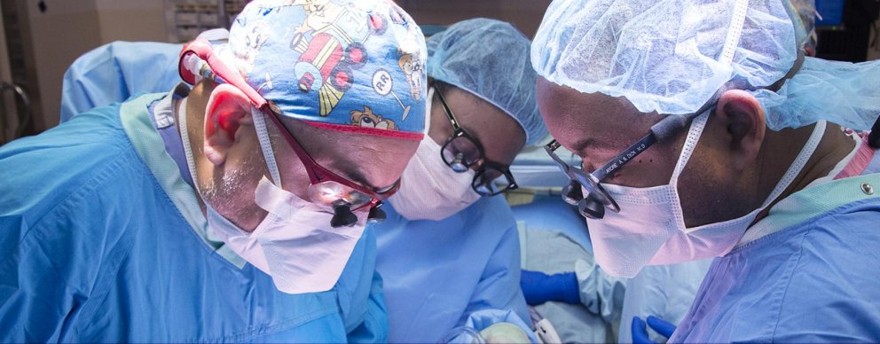 doctors in operating room